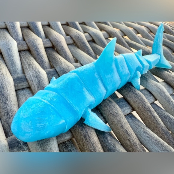 3d Printed Fidget Blue Shark, Flexi  Shark, Articulated Fidget Toy, 3D Printed - Picture 5 of 15